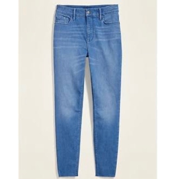 Old Navy Denim - NWT Old Navy Rockstar Super Skinny Jeans